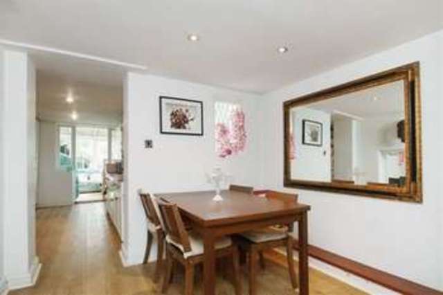  Image of 3 bedroom Flat for sale in Brondesbury Park London NW2 at Brondesbury Park Brondesbury Park London, NW2 5JN