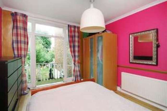  Image of 3 bedroom Flat for sale in Brondesbury Park London NW2 at Brondesbury Park Brondesbury Park London, NW2 5JN