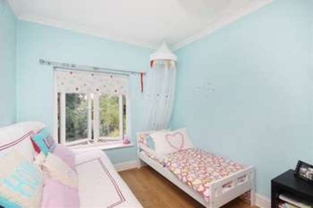  Image of 3 bedroom Flat for sale in Brondesbury Park London NW2 at Brondesbury Park Brondesbury Park London, NW2 5JN