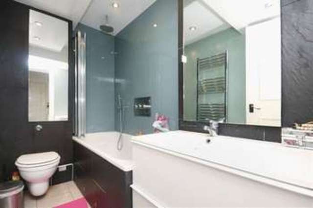  Image of 3 bedroom Flat for sale in Brondesbury Park London NW2 at Brondesbury Park Brondesbury Park London, NW2 5JN