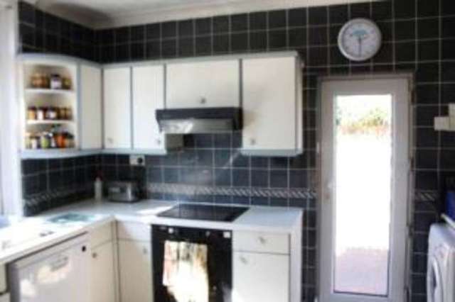  Image of 4 bedroom Bungalow for sale in Brookfield Road Bedford MK41 at Bedford Bedfordshire Goldington, MK41 9JY