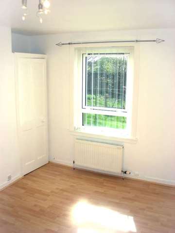  Image of 2 bedroom Cottage to rent in Bruce Road Paisley PA3 at Bruce Road  Paisley, PA3 4SL