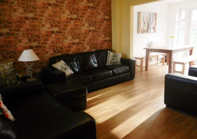  Image of 3 bedroom Detached house for sale in Bryn Celyn Llanharry Pontyclun CF72 at Bryn Celyn Llanharry Pontyclun, CF72 9ZG
