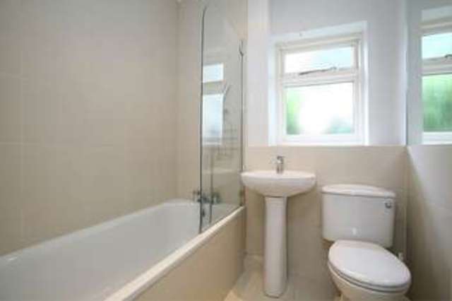  Image of 2 bedroom Flat to rent in Buckland Crescent London NW3 at Belsize Park London Belsize Park, NW3 5DH