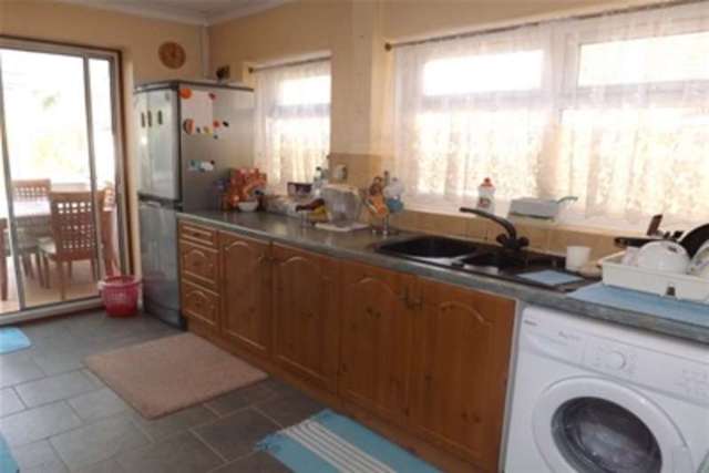  Image of 3 bedroom Semi-Detached house to rent in Burford Close Solihull B92 at Solihull, B92 8EA