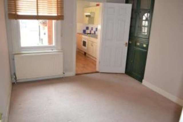  Image of 2 bedroom Terraced house for sale in Essex Road Burnham-on-Crouch CM0 at Burnham-on-Crouch Essex Burnham-on-Crouch, CM0 8EQ