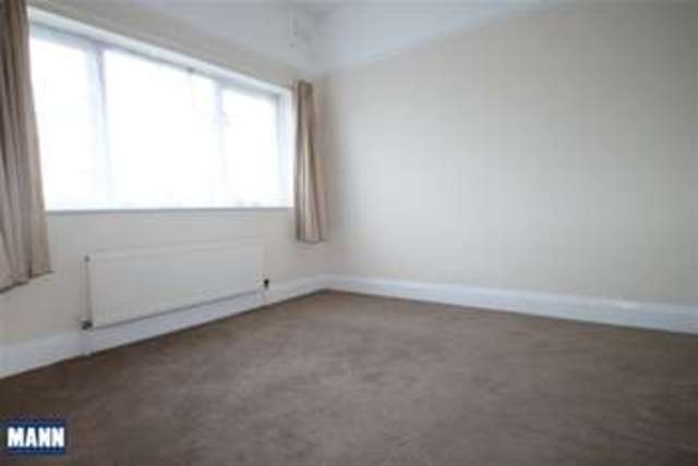  Image of 2 bedroom Property to rent in Burnham Road Dartford DA1 at Dartford, DA1 5AU