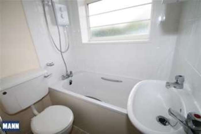  Image of 2 bedroom Property to rent in Burnham Road Dartford DA1 at Dartford, DA1 5AU