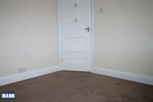  Image of 2 bedroom Property to rent in Burnham Road Dartford DA1 at Dartford, DA1 5AU
