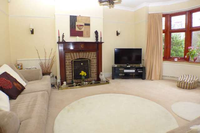  Image of 4 bedroom Semi-Detached house for sale in Burnt Oak Lane Blackfen Sidcup DA15 at Burnt Oak Lane  Sidcup, DA15 9BW