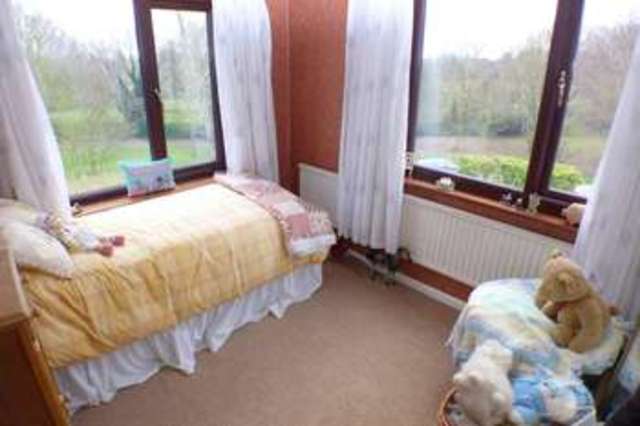  Image of 4 bedroom Semi-Detached house for sale in Burnt Oak Lane Blackfen Sidcup DA15 at Burnt Oak Lane  Sidcup, DA15 9BW