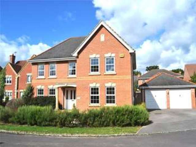  Image of 5 bedroom Detached house to rent in Bushell Way Arborfield Reading RG2 at Reading Berkshire Arborfield Garrison, RG2 9FQ