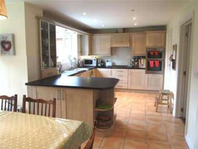  Image of 5 bedroom Detached house to rent in Bushell Way Arborfield Reading RG2 at Reading Berkshire Arborfield Garrison, RG2 9FQ
