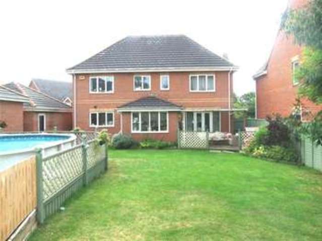  Image of 5 bedroom Detached house to rent in Bushell Way Arborfield Reading RG2 at Reading Berkshire Arborfield Garrison, RG2 9FQ