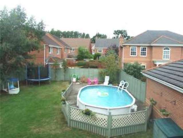  Image of 5 bedroom Detached house to rent in Bushell Way Arborfield Reading RG2 at Reading Berkshire Arborfield Garrison, RG2 9FQ
