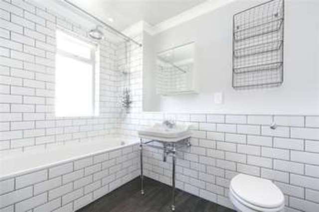  Image of 2 bedroom Flat to rent in Cadogan Terrace London E9 at Homerton London Hackney Wick, E9 5HR