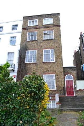  Image of 2 bedroom Flat to rent in Camberwell Grove London SE5 at Camberwell Grove  London, SE5 8RH