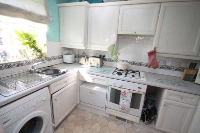  Image of 2 bedroom Flat for sale in Canada Road Erith DA8 at Canada Road  Erith, DA8 2HE