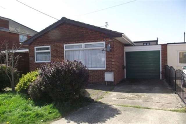  Image of 1 bedroom Bungalow to rent in Van Diemens Pass Canvey Island SS8 at Canvey Island, SS8 7QD