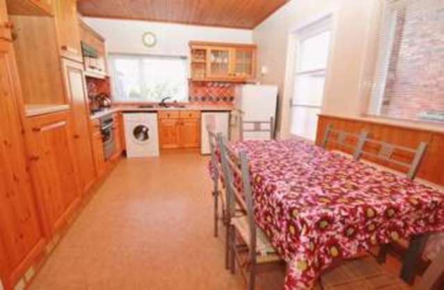  Image of 5 bedroom Detached house to rent in Capstone Road Bournemouth BH8 at Capstone Road  Bournemouth, BH8 8RT
