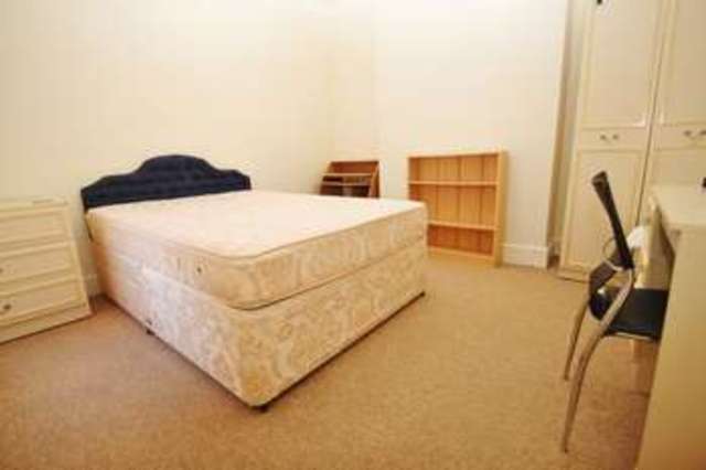  Image of 5 bedroom Detached house to rent in Capstone Road Bournemouth BH8 at Capstone Road  Bournemouth, BH8 8RT