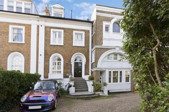  Image of 1 bedroom Flat for sale in Castelnau London SW13 at Castelnau  London, SW13 9EL