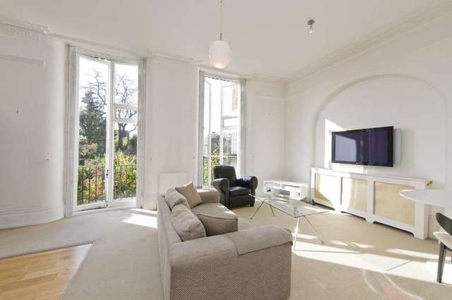  Image of 1 bedroom Flat for sale in Castelnau London SW13 at Castelnau  London, SW13 9EL