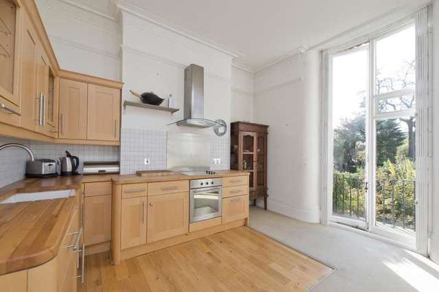  Image of 1 bedroom Flat for sale in Castelnau London SW13 at Castelnau  London, SW13 9EL