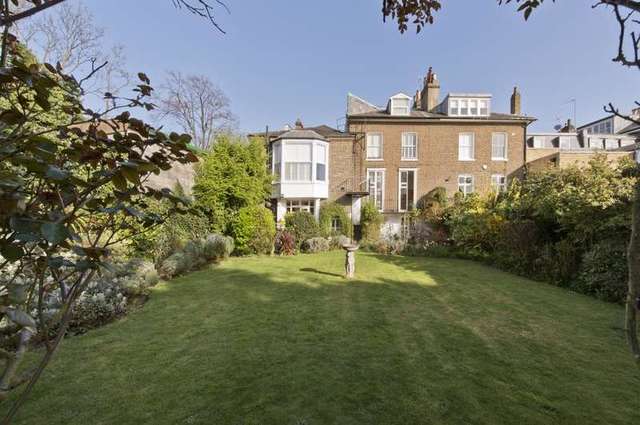  Image of 1 bedroom Flat for sale in Castelnau London SW13 at Castelnau  London, SW13 9EL