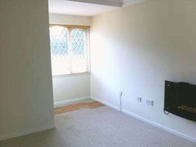  Image of 1 bedroom Flat to rent in Castle Ridge Newcastle-under-Lyme ST5 at Castle Ridge Poolfields Newcastle-under-Lyme, ST5 2TT