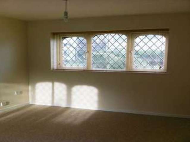  Image of 1 bedroom Flat to rent in Castle Ridge Newcastle-under-Lyme ST5 at Castle Ridge Poolfields Newcastle-under-Lyme, ST5 2TT