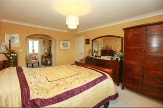  Image of 4 bedroom Detached house to rent in Castle View Palterton Chesterfield S44 at Chesterfield, S44 6UQ