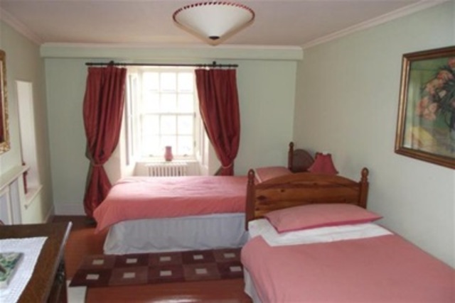  Image of 2 bedroom Flat to rent in Cathcart Street Ayr KA7 at Ayr South Ayrshire South Ayrshire, KA7 1BJ
