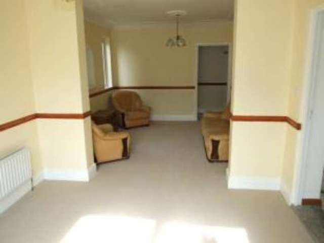 Image of 5 bedroom Detached house for sale in Cedar Avenue Beeston Nottingham NG9 at Beeston Nottingham Beeston, NG9 2HA