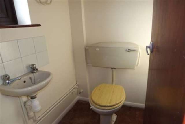  Image of 3 bedroom Detached house to rent in Cemetery Road Danesmoor Chesterfield S45 at Chesterfield, S45 9DA