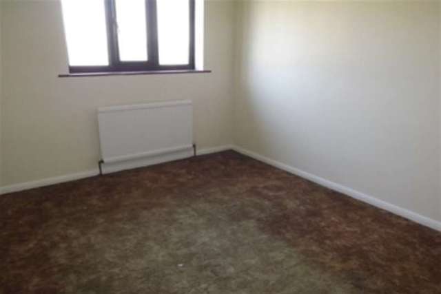  Image of 3 bedroom Detached house to rent in Cemetery Road Danesmoor Chesterfield S45 at Chesterfield, S45 9DA