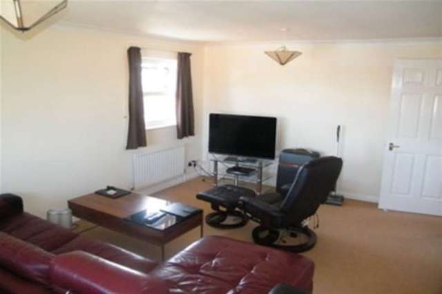  Image of 2 bedroom Property to rent in Burns Close Billericay CM11 at Billericay, CM11 1LS