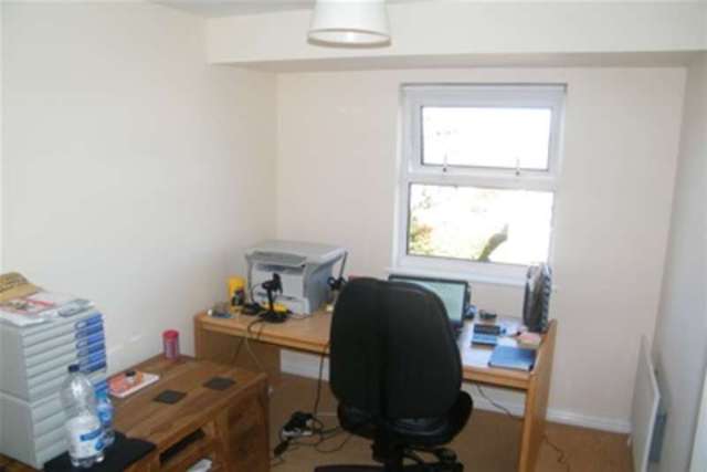  Image of 2 bedroom Property to rent in Burns Close Billericay CM11 at Billericay, CM11 1LS