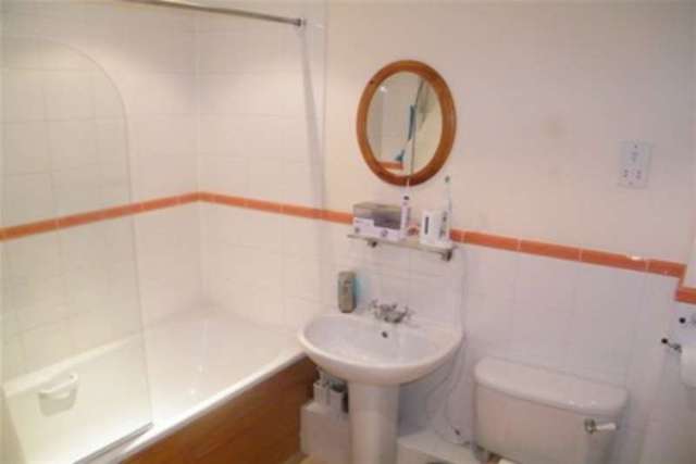  Image of 2 bedroom Property to rent in Burns Close Billericay CM11 at Billericay, CM11 1LS