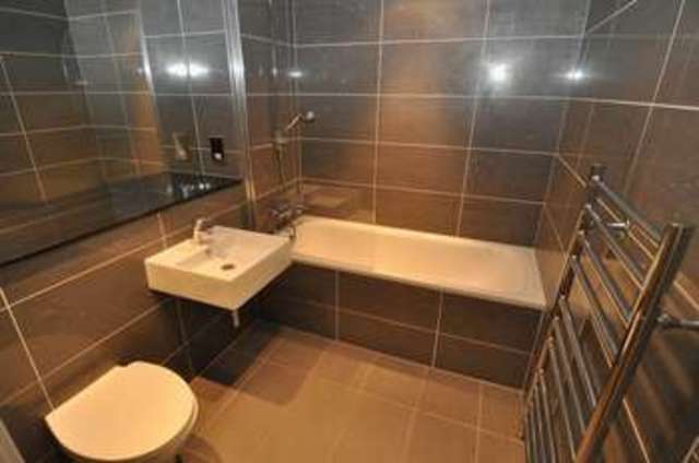  Image of 1 bedroom Flat to rent in Broad Quay Bristol BS1 at Broad Quay  Bristol, BS1 4AU