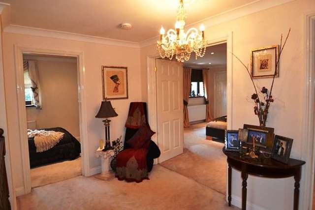  Image of 4 bedroom Detached house to rent in Ellen Gardens Chandler