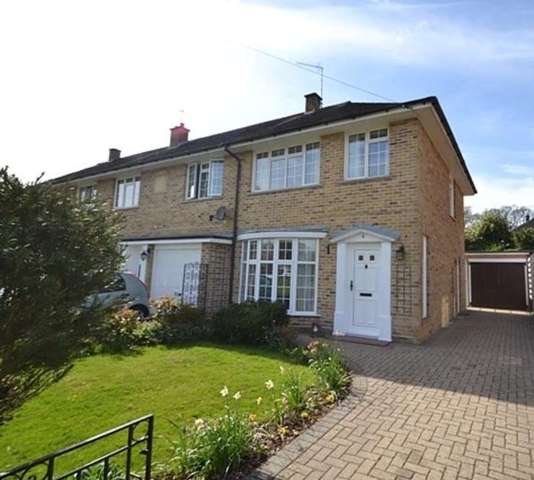  Image of 3 bedroom Detached house to rent in Carthage Close Chandler