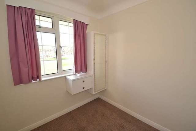  Image of 3 bedroom Detached house to rent in Carthage Close Chandler