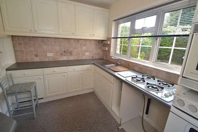  Image of 3 bedroom Detached house to rent in Carthage Close Chandler