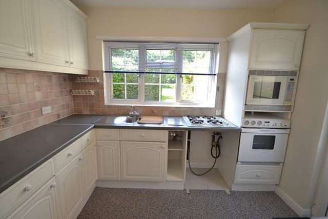  Image of 3 bedroom Detached house to rent in Carthage Close Chandler