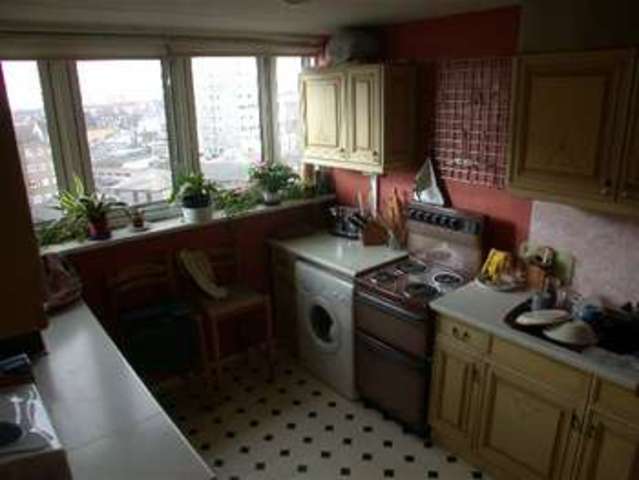  Image of 3 bedroom Property for sale in Charlotte Despard Avenue London SW11 at Charlotte Despard Avenue London London, SW11 5JA
