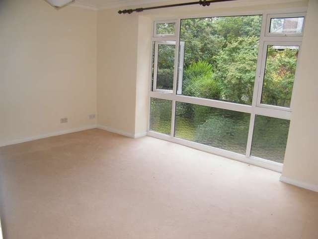  Image of 2 bedroom Flat for sale in Richmond Park Road Bournemouth BH8 at 142 Richmond Park Road  Bournemouth, BH8 8TW