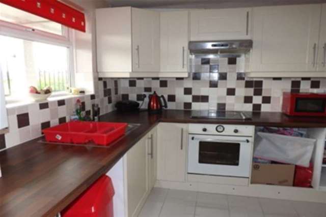  Image of 3 bedroom Maisonette to rent in Cherry Tree Lane Rainham RM13 at Rainham, RM13 8TS