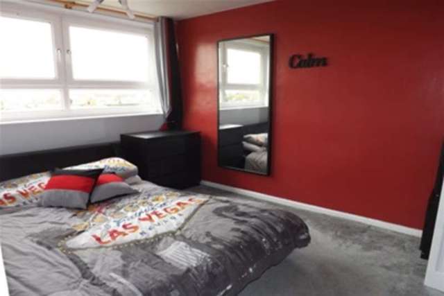  Image of 3 bedroom Maisonette to rent in Cherry Tree Lane Rainham RM13 at Rainham, RM13 8TS