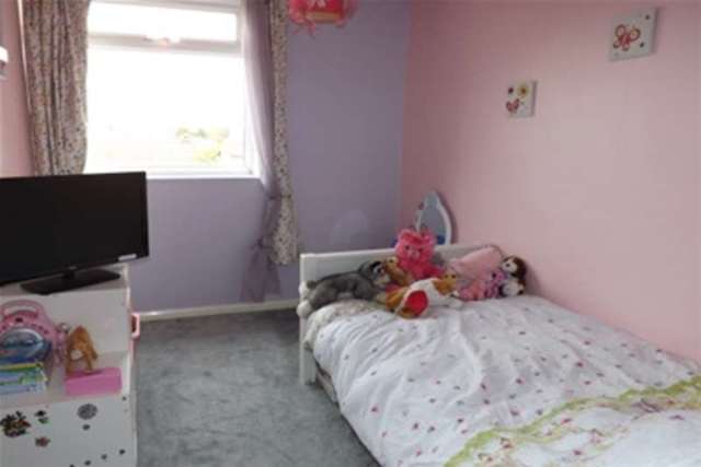  Image of 3 bedroom Maisonette to rent in Cherry Tree Lane Rainham RM13 at Rainham, RM13 8TS